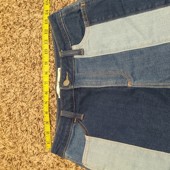 Hollister women's blue mulitonal curvy high rise 3" cut off shorts - Picture 3 of 9